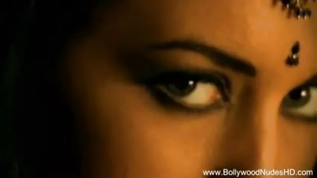 Yvonne, जर्मन हिंदी फिल्म सेक्सी फुल एचडी परिपक्व