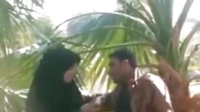 BBW राजकुमारी 2 फुल एचडी सेक्सी फिल्म फुल एचडी छेदों के लिए 2 छेद