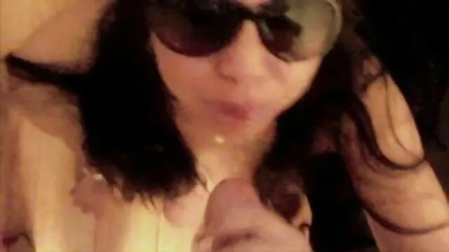 २१ वर्ष पुराना। वेब कैम पर प्रदर्शन करना सेक्सी फुल मूवी एचडी और दिखाना