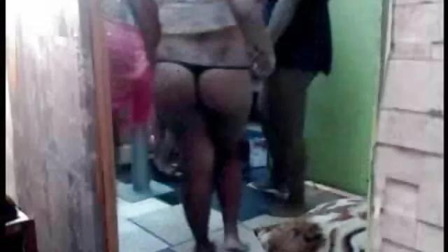 सचिव फुल सेक्सी एचडी पिक्चर राय के लिए बॉस को आकर्षित करता है