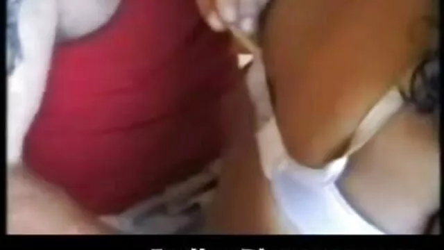 बिस्तर पर युगल कमबख्त एक चेहरे के साथ समाप्त होता हिंदी बीएफ फुल एचडी मूवी है