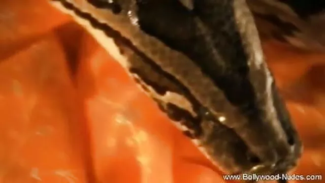 उसके सेक्सी ब्लू फिल्म फुल एचडी वीडियो स्तन से फँसा